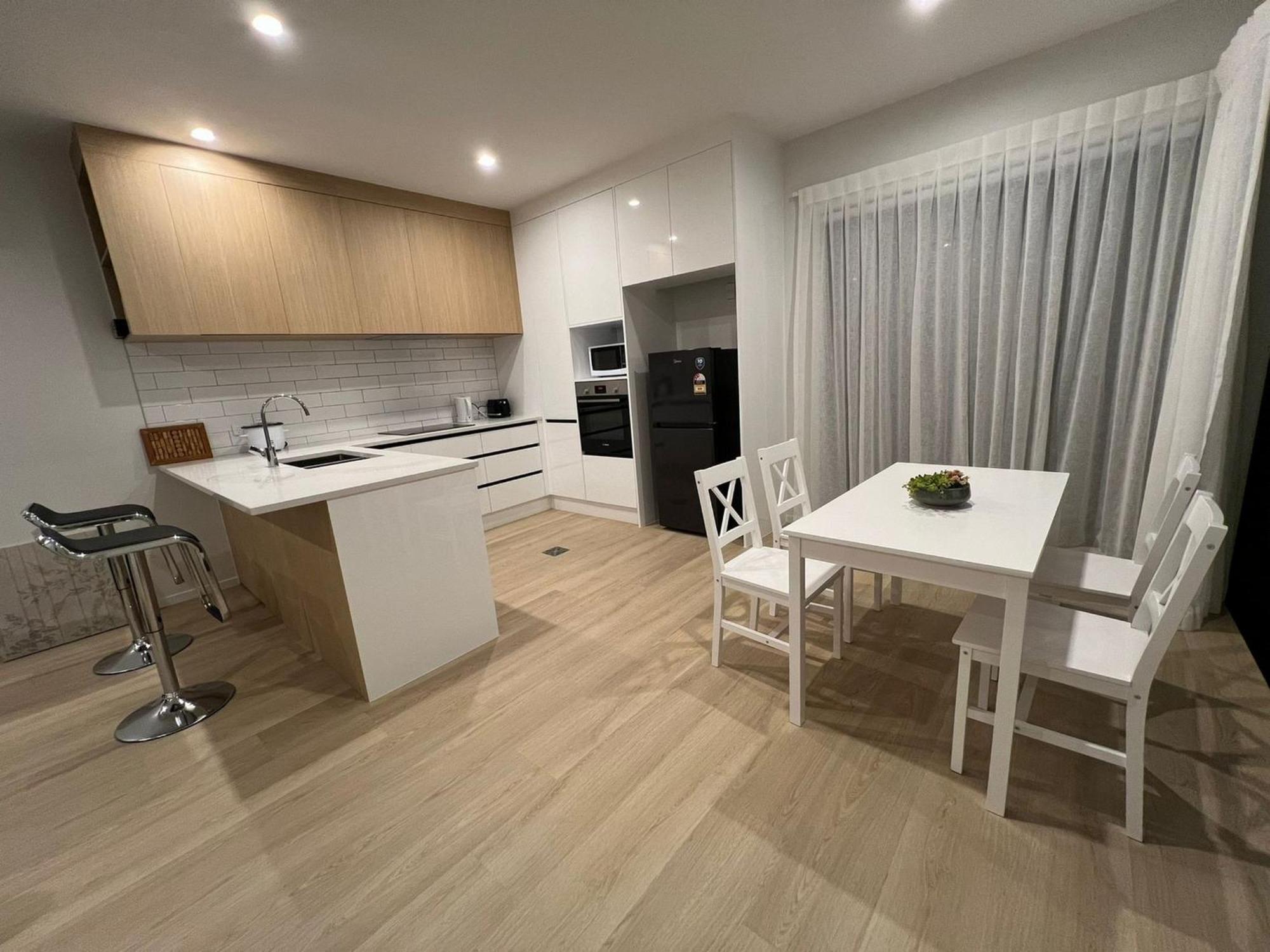 Central Modern 3-Bedroom,3- Bathroom House With Patio And Carpark- Lower Hutt City Centre Luaran gambar