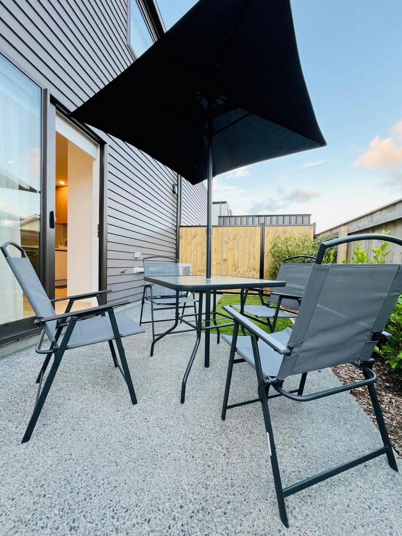 Central Modern 3-Bedroom,3- Bathroom House With Patio And Carpark- Lower Hutt City Centre Luaran gambar