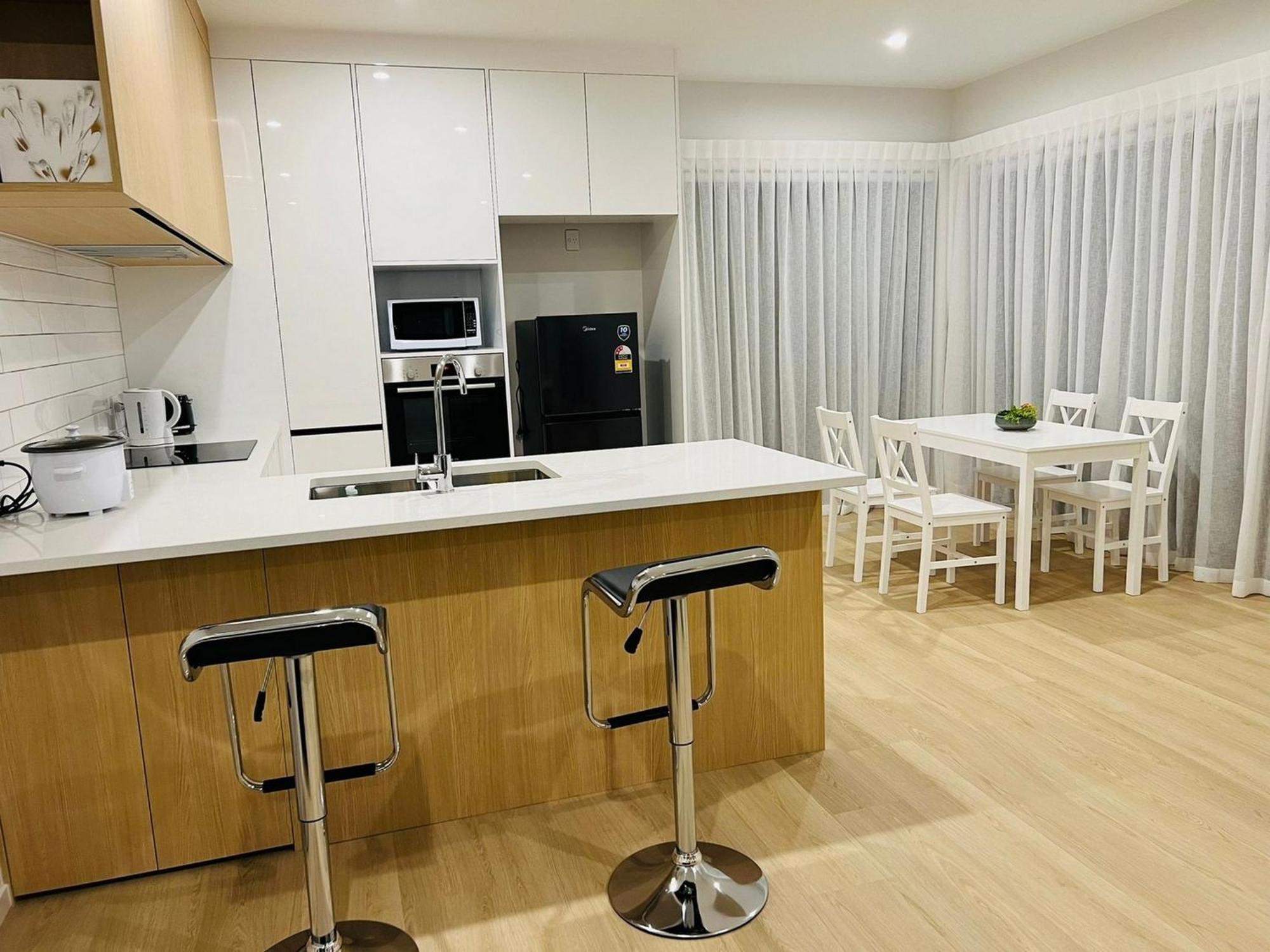 Central Modern 3-Bedroom,3- Bathroom House With Patio And Carpark- Lower Hutt City Centre Luaran gambar
