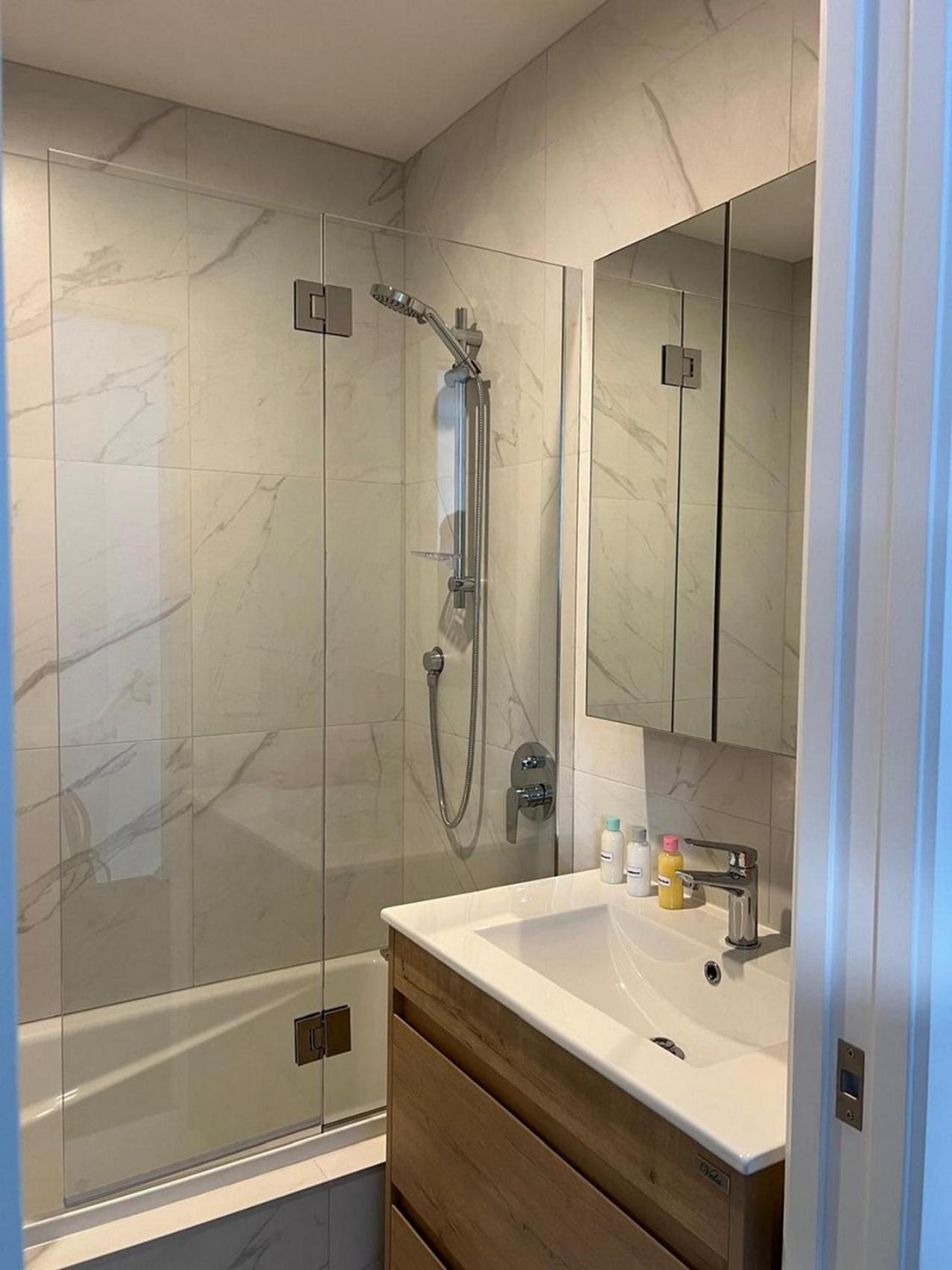 Central Modern 3-Bedroom,3- Bathroom House With Patio And Carpark- Lower Hutt City Centre Luaran gambar