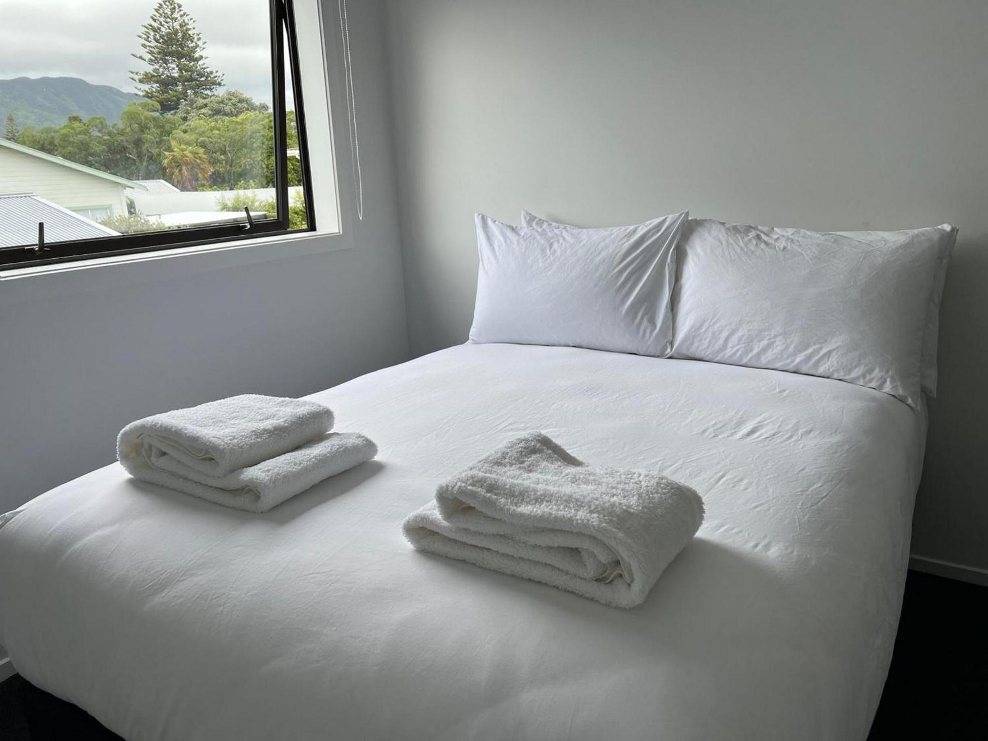 Central Modern 3-Bedroom,3- Bathroom House With Patio And Carpark- Lower Hutt City Centre Luaran gambar