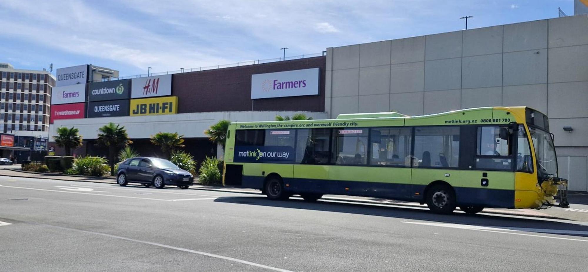 Central Modern 3-Bedroom,3- Bathroom House With Patio And Carpark- Lower Hutt City Centre Luaran gambar